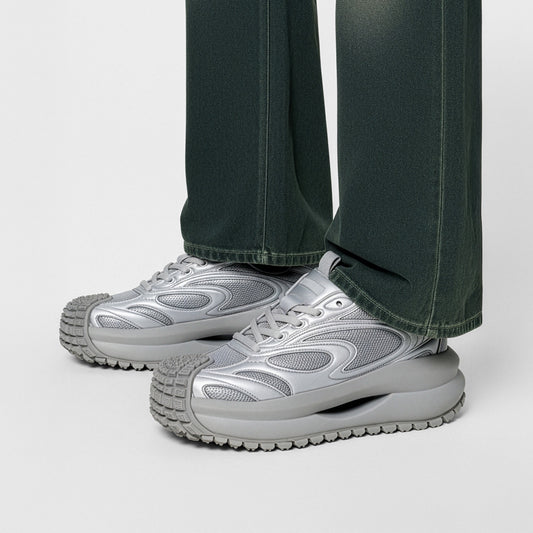 ディストーション ミスフィット メンズ 厚底 スニーカー DISTORTION MISFIT SILVER DIS25F0003-SV 7cm盛れる厚底スニーカー メンズ。軽量で幅広設計のチャンキーソールが歩きやすい。トールシューズ・シークレットスニーカーで身長UP&スタイルアップを叶える人気の上げ底靴。