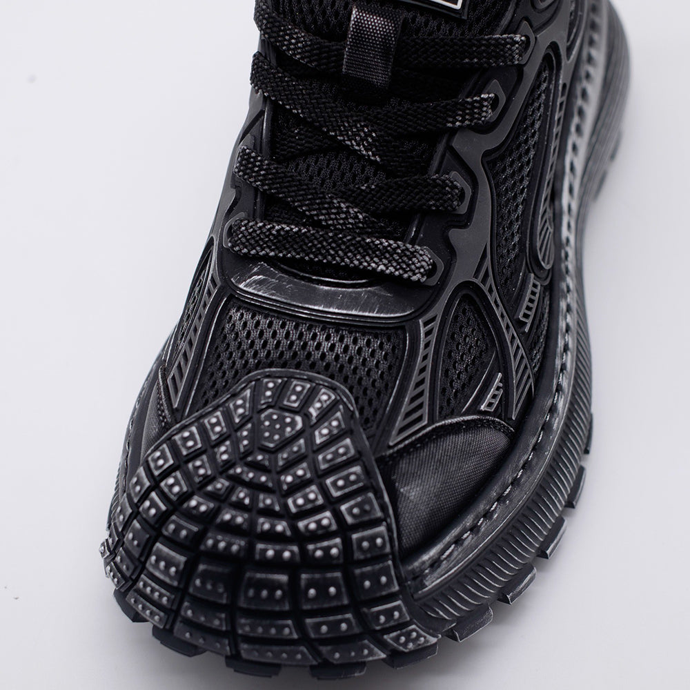 DEFIANT BLACK