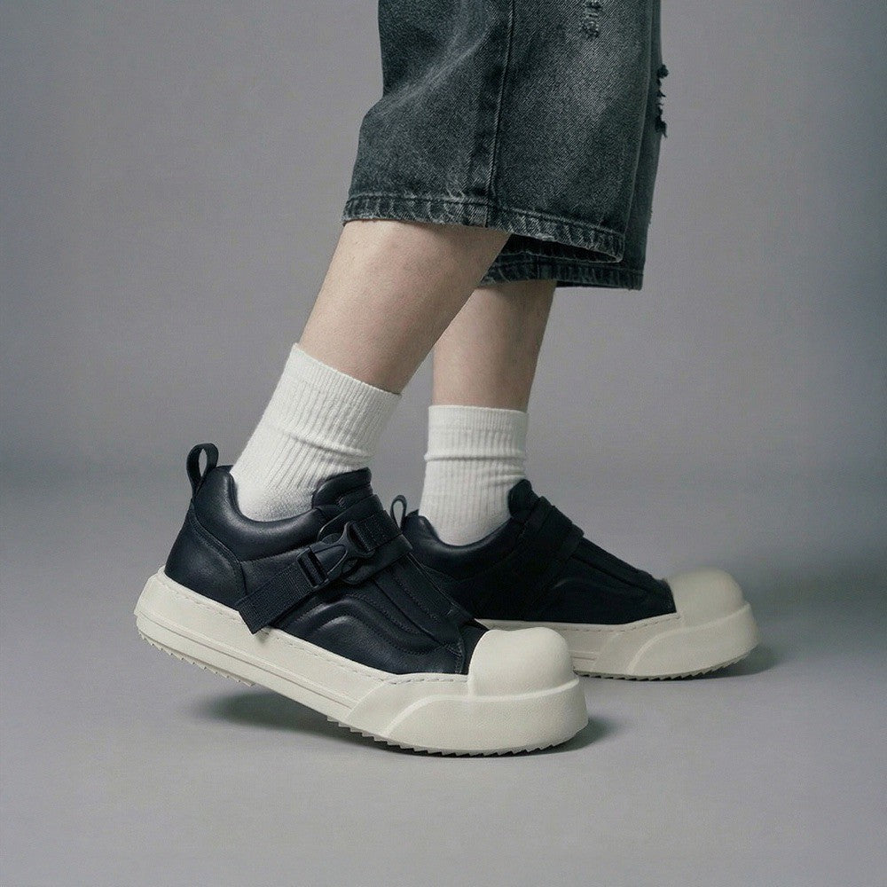 FATTOE BUCKLE BLACK/WHITE