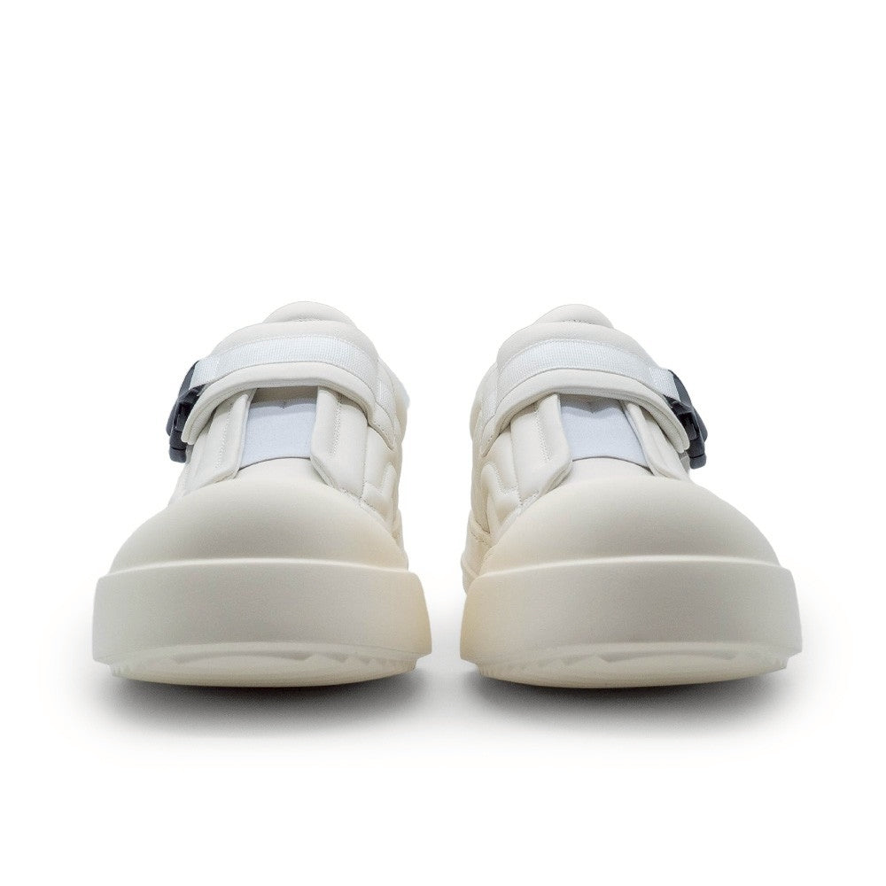 FATTOE BUCKLE WHITE
